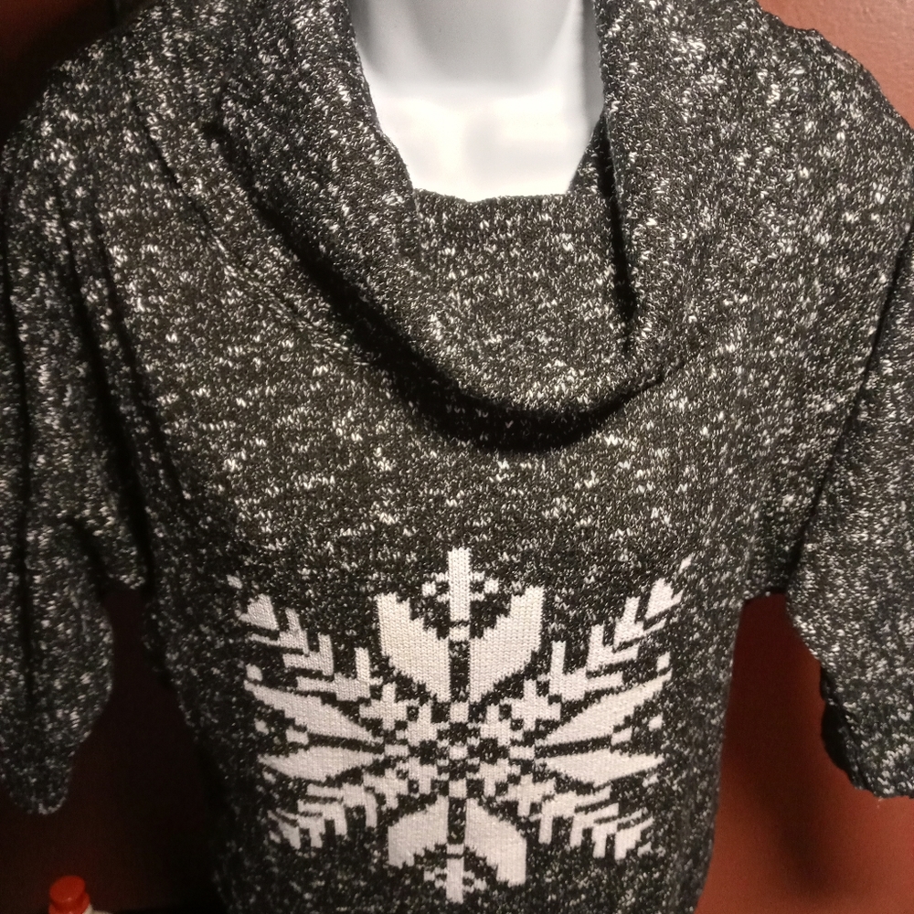 Sweater - Picture 9 of 9